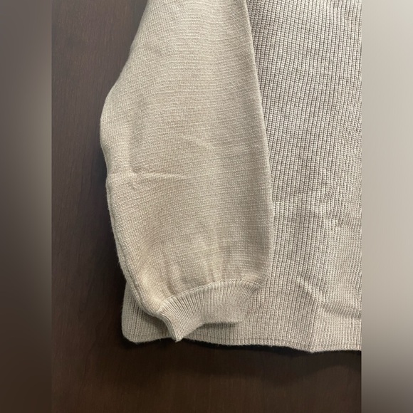 BiBi Long Sleeve Mock Neck With Cut Out Detail. 💙 - Picture 4 of 7